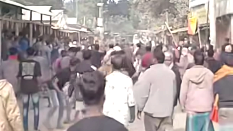 নান্দাইলে দুই গ্রামের সংঘর্ষ, সেনাবাহিনীর সঙ্গে ধস্তাধস্তি আহত বেশ কয়েকজন