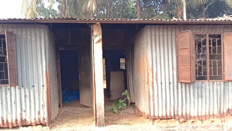 ঘোড়াঘাটে অবহেলায় পড়ে আছে আশ্রয়ন প্রকল্পের ২৫টি সরকারি ঘর