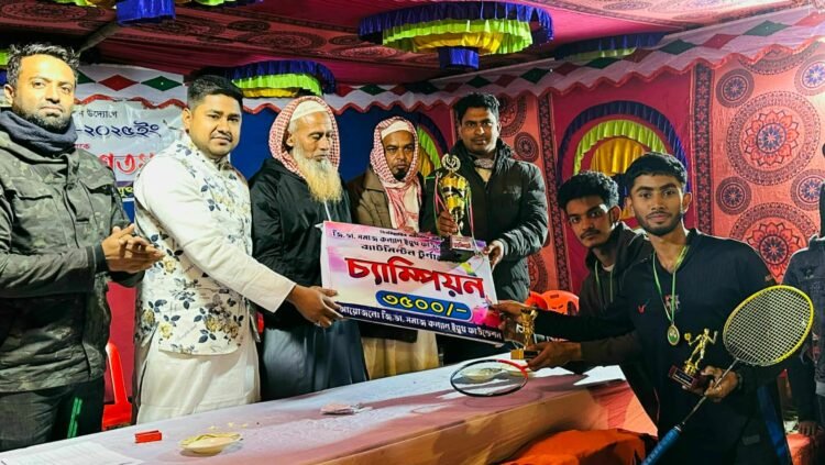 ফেনীতে সমাজ কল্যাণ ইয়ুথ ফাউন্ডেশনের আয়োজনে ব্যাডমিন্টন টুর্নামেন্টের ফাইনাল ও পুরষ্কার বিতরণ