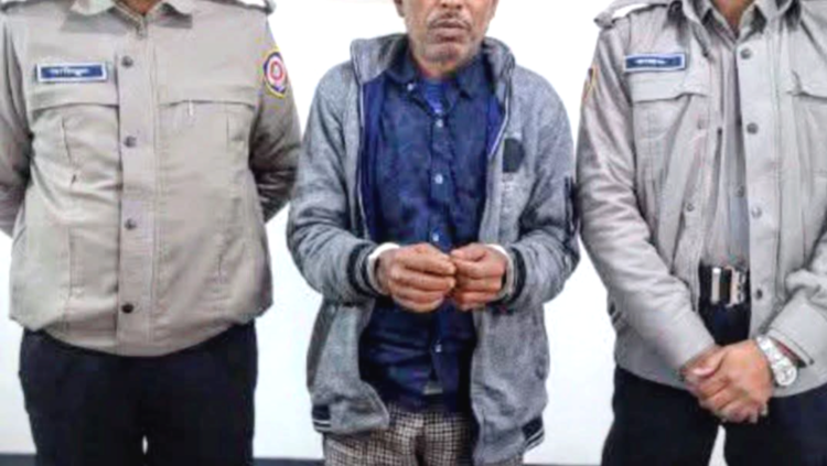 কেন্দুয়ায় ৪কেজি ১০০গ্রাম গাঁজা সহ আটক -১