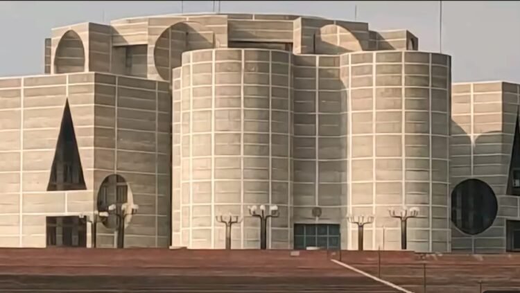 এয়োদশ জাতীয় সংসদ নির্বাচন  মাদারীপুরে দলীয় ও সতন্ত্র ২৭ প্রার্থীর মনোনয়ন জমা