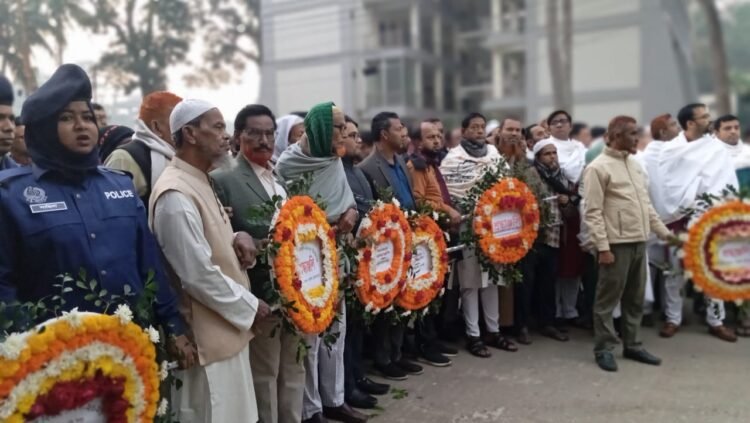 সরাইলে মহান  বিজয় দিবসে স্মৃতিসৌধে পুষ্পস্তবক অর্পণ