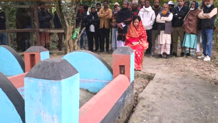 দাদা-দাদীর কবর জিয়ারত করে নির্বাচনী প্রচারনা শুরু করলেন স্বতন্ত্র প্রার্থী ব্যারিস্টার রুমিন ফারহান