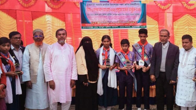 রায়গঞ্জে ভূঞাগাঁতী সঃ প্রাঃ বিদ্যালয়ে বিদায় ও কাব স্কাউট সংবর্ধনা অনুষ্ঠিত