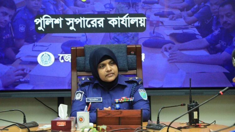 জেলা পুলিশ সুপারের সাথে গ্রাম প্রতিরক্ষা বাহিনীর মতবিনিময়