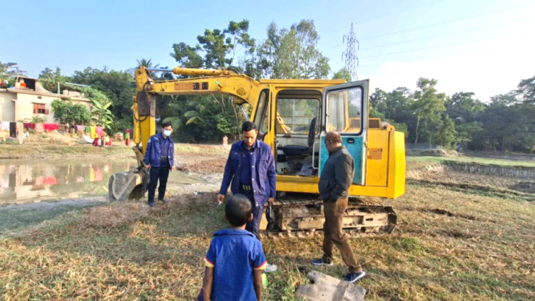 সেনবাগে ভ্রাম্যমাণ আদালত: মাটি ব্যবসায়ীকে ৭০ হাজার টাকা দণ্ড