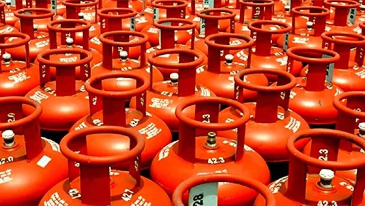 এলপি গ্যাসের দাম আবার বাড়ল, সন্ধ্যা থেকেই নতুন মূল্য কার্যকর