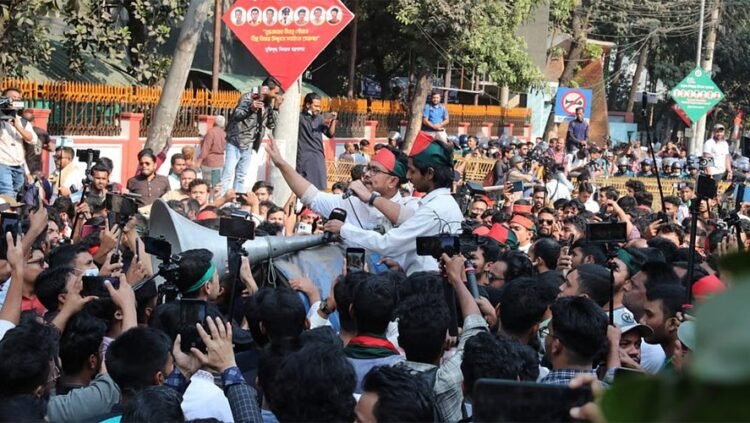 হাদির ওপর হামলা বিচ্ছিন্ন ঘটনা নয়, সিইসির মন্তব্য প্রত্যাহার করে ক্ষমা চাইতে হবে: সাদিক কায়েম