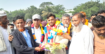 গোপালগঞ্জে বিএনপি’র প্রার্থী সেলিমুজ্জামানের নির্বাচনী প্রচার-প্রচারণায় অংশ নিতে সুদূর প্রবাস থেকে হেলিকপ্টার যোগে গ্রামে ফিরলেন প্রবাসী শাহাবুদ্দিন মিয়া