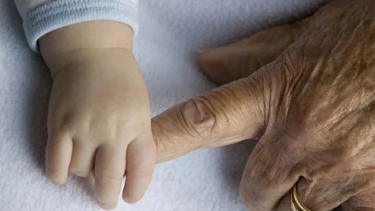 শীতে শিশু ও বয়স্কদের জন্য বাড়তি যত্ন নেওয়ার আহ্বান