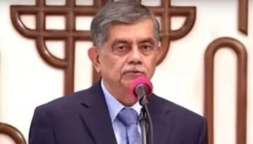 বার্ষিক পরীক্ষা বন্ধ রেখে শিক্ষকদের আন্দোলন: ছাড় পাবে না কেউ—হুঁশিয়ারি শিক্ষা উপদেষ্টার