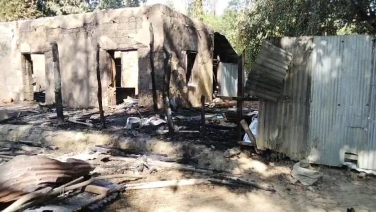 শ্রীপুরে বসতবাড়ি ও  দোকানে অগ্নিকাণ্ডে অর্ধ কোটি টাকা ক্ষতি