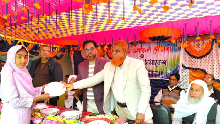 কালীগঞ্জে উজ্জীবনী ইনস্টিটিউট মাধ্যমিক বিদ্যালয়ে বার্ষিক ফল প্রকাশ