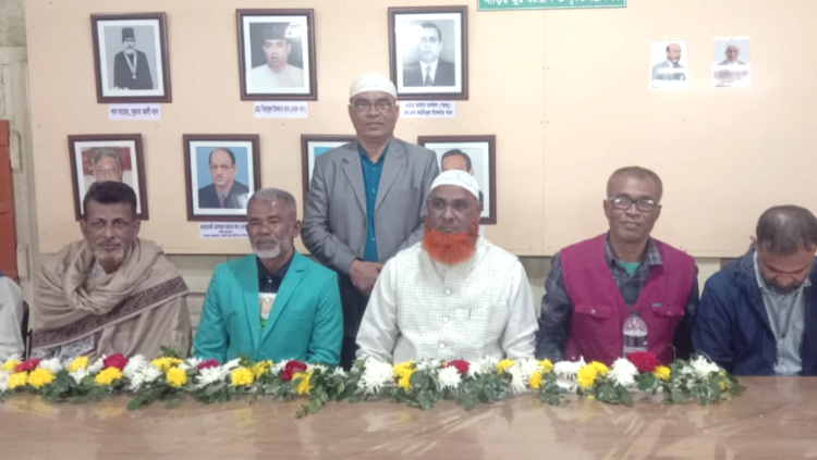 লৌহজংয়ে ৬ষ্ঠ বার্ষিক ওয়াজ মাহফিলে বিএনপির এমপি প্রার্থী আব্দুস সালাম আজাদের উপস্থিতি