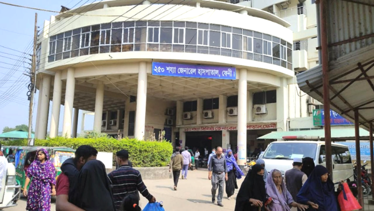 ফেনী জেনারেল হাসপাতালের ওটি রুমে চুলা জ্বালিয়ে পিঠা বানানোর ঘটনায় তদন্তে কমিটি গঠ