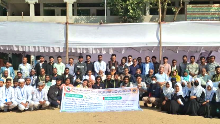 তিন হাজারের অধিক মানুষ চিকিৎসা সেবা পেল বেতাগী আস্তানা শরীফে বেতাগী আনজুমানে রহমানিয়ার যৌথ ফ্রি মেডিকেল ক্যাম্প