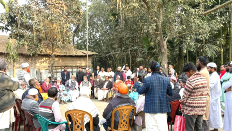 উঠান বৈঠকের মাধ্যমে ভোটারদের কাছে পৌঁছাচ্ছেন জামায়াত প্রার্থী-আব্দুস সাত্তার