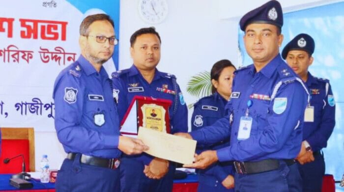গাজীপুর জেলার শ্রেষ্ঠ এসআই নির্বাচিত শ্রীপুর থানার মতিউর রহমান