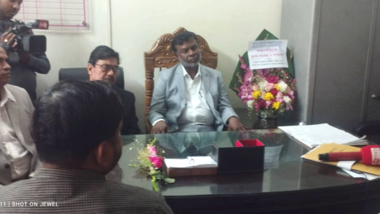 রাউজান শান্তিরদ্বীপ কেন্দ্রীয় সমবায় সমিতি নির্বাচন সম্পন্ন। চেয়ারম্যান হলেন আব্দুর রহিম চৌং