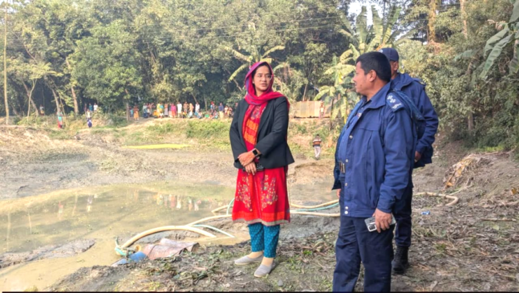 বকশিগঞ্জে অবৈধ ড্রেজার মেশিন জব্দ