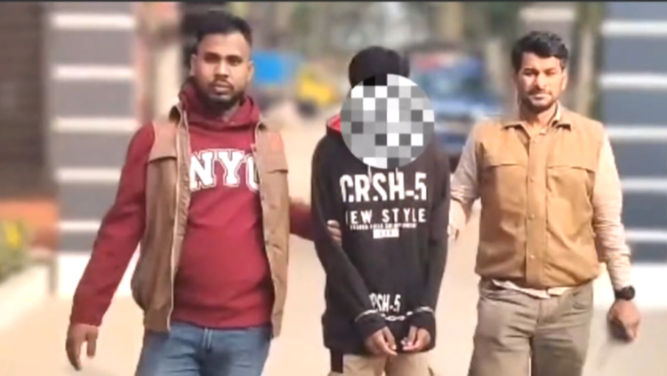 জেলা গোয়েন্দার অভিযানে ফেসবুক প্রতারক আটক