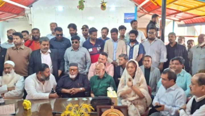 গাজীপুর-২ আসনে বাবার কবর জিয়ারত করে ধানের শীষে প্রচারণা এম মঞ্জুরুল করিম রনির