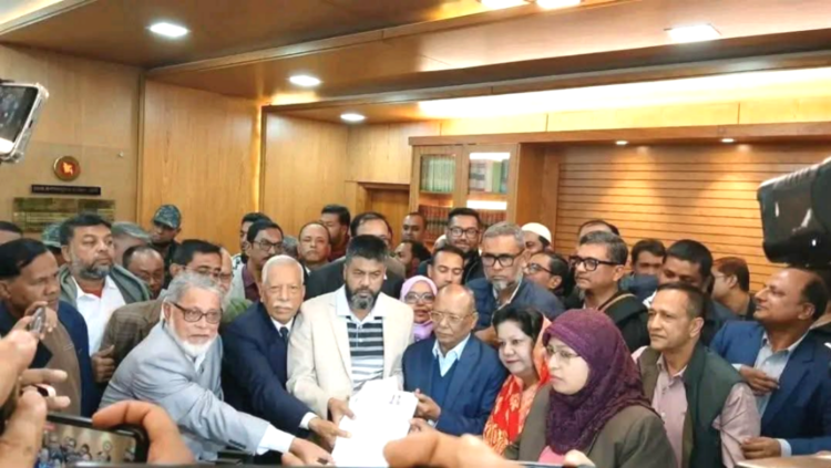 খালেদা জিয়ার শুন্যতায় ফেনী-১ আসনে ধানের শীষের প্রাথী হচ্ছেন বিএনপি নেতা মজনু