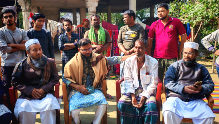 ফেনীতে হত্যাকান্ডের শিকার শমীর দাসের বাড়িতে সমবেদনা জানাতে বিএনপি-জামায়াতের দুই এমপি প্রার্থী