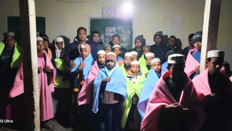 নিভৃতে উষ্ণতা ছড়ালেন ইউএনও: ডিমলায় গভীর রাতে কম্বল পেল ‘কোরআনের পাখিরা’