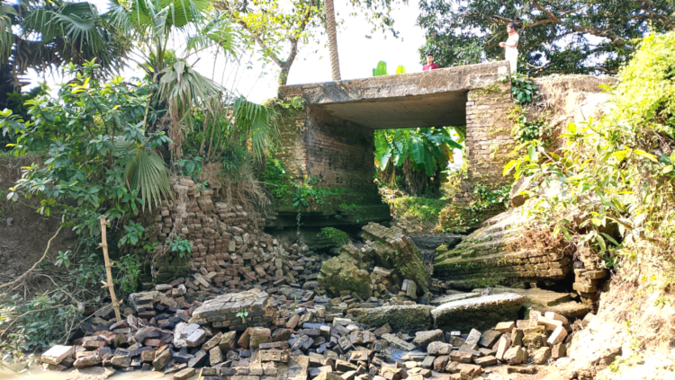 শ্রীপুরে ঝুঁকিপূর্ণ সেরের খাল সেতু, সংস্কারে নেই কোন উদ্যোগ