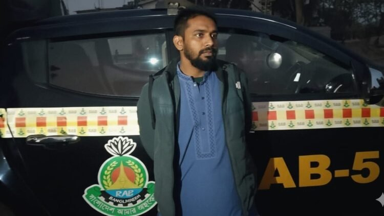 র‍্যাব পরিচয়ে শীতবস্ত্র বিতরণের নামে ৫ লাখ টাকা আত্মসাৎ, গোদাগাড়ীর গোপালপুর বাইপাসে মূলহোতা গ্রেফতার