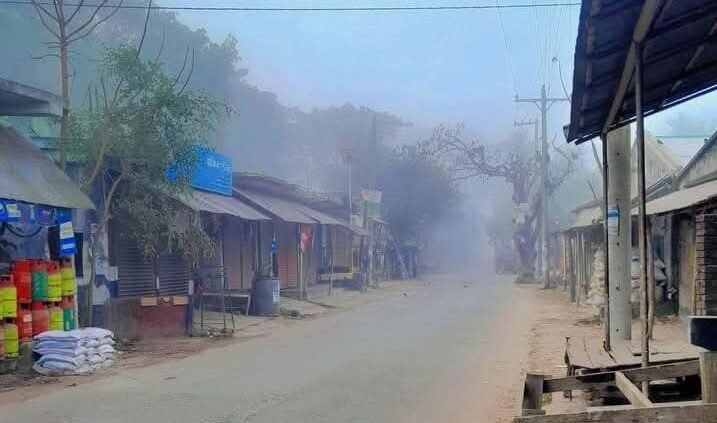 বৈরী আবহাওয়া মনিরামপুর জনজীবন বিপর্যস্ত
