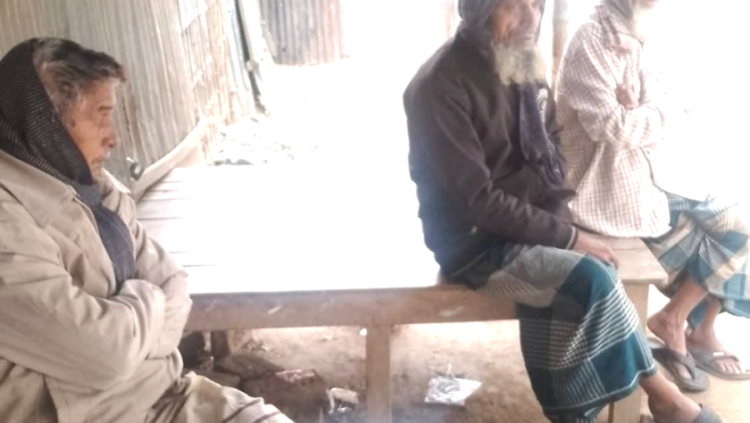 গাইবান্ধায় হাড় কাঁপানো শীত, বিপর্যস্ত জনজীবন