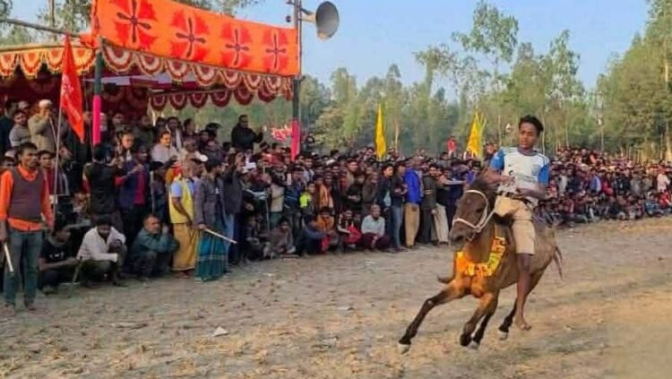 কুড়িগ্রামের ঐতিহ্যবাহী ঘোড়দৌড় প্রতিযোগিতা অনুষ্ঠিত