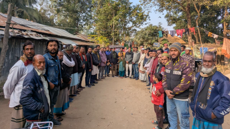 ক্যান্সারে মৃত বিএনপি নেতার পরিবারকে টমটম উপহার