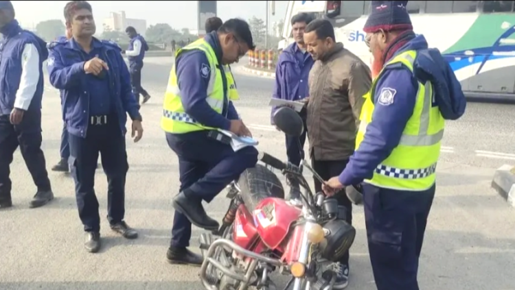 আসন্ন ত্রয়োদশ জাতীয় সংসদ নির্বাচনকে সামনে রেখে পুলিশ সুপার মহোদয়ের ভোট কেন্দ্র  নিরাপত্তা জোরদার ও পরিদর্শন