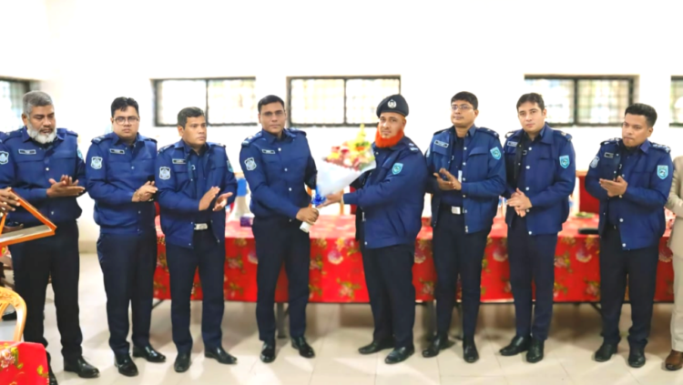 অবসরজনিত বিদায় সংবর্ধনা পেলেন নীলফামারীর ৩ পুলিশ পরিদর্শক