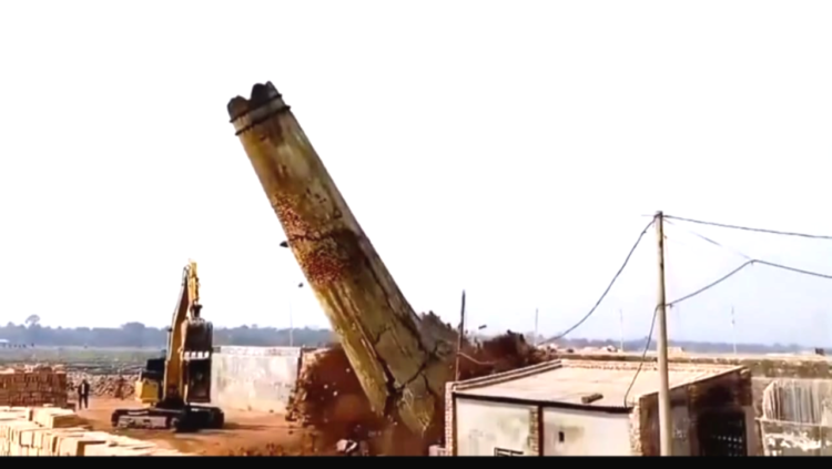 অবৈধ ইটভাটা উচ্ছেদে কঠোর অবস্থানে প্রশাসন‌–কর্মহীন অনিশ্চয়তায় ইটভাটা শ্রমিক