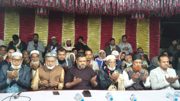 ভালুকায় মরহুমা বেগম খালেদা জিয়ার রুহের আত্মার মাগফেরাত কামনায় দোয়া ও মিলাদ অনুষ্ঠিত