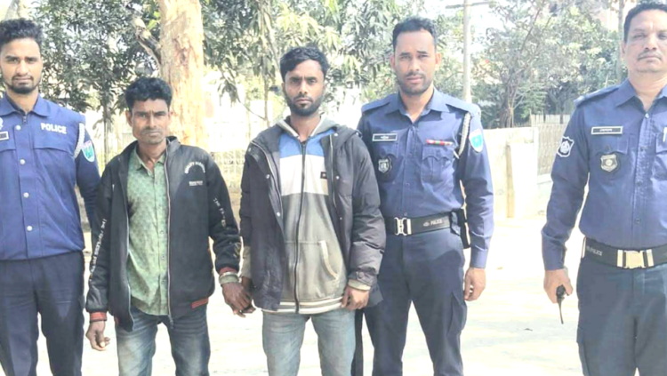 অবৈধ বালু উত্তোলনের দায়ে দুইজন আটক, ট্রাক্টর  জব্দ