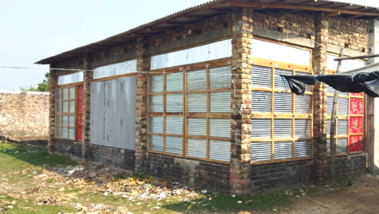 বটিয়াঘাটায় পানি উন্নয়ন বোর্ডের সম্পত্তি দখল করে গড়ে উঠছে মার্কেট ও পাকা ভবন