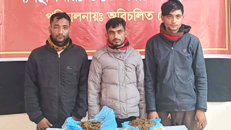 সেনাবাহিনীর অভিযানে ৩ মাদক ব্যবসায়ী আটক