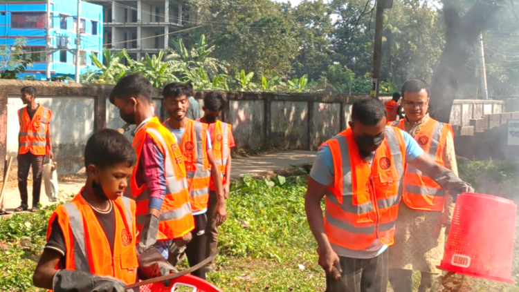 নেত্রকোনা পৌর প্রশাসক আরিফুল ইসলাম সরদারের দীর্ঘস্থায়ী পরিকল্পনা নেত্রকোনা পৌরসভাকে দাড় করিয়েছে এক নতুন মাত্রায়