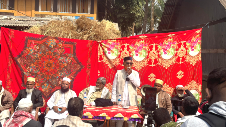 মোরেলগঞ্জ শরনখোলায়  জামাত প্রার্থী  উঠান বৈঠকে  প্রচারনা জমাচছে