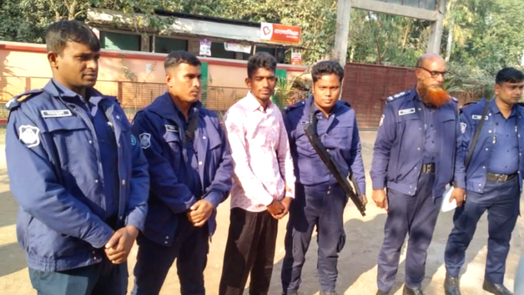 গাইবান্ধায় সহকারী শিক্ষক নিয়োগ পরীক্ষায় নকল ও  কথা বলার ডিভাইসসহ এক পরীক্ষার্থী আটক