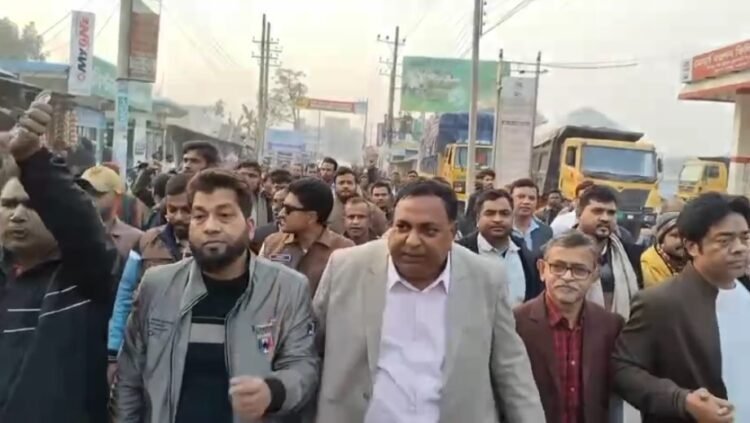 লালমনিরহাট–২ আসনে ধানের শীষের পক্ষে গণমিছিল, প্রার্থী রোকনউদ্দিন বাবুলের শান্তিপূর্ণ প্রচারণার আহ্বান