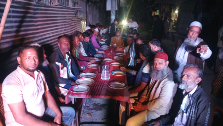 মুন্সিগঞ্জে এমপি কামরুজ্জামান রতন উদ্যোগে শিশুদের বিনোদন ও খিচুড়ি বিতরণ