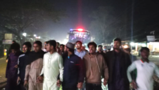 বরিশাল বিশ্ববিদ্যালয়ে ইনকিলাব মঞ্চের নেতাকর্মীদের ওপর হামলার প্রতিবাদে বিক্ষোভ