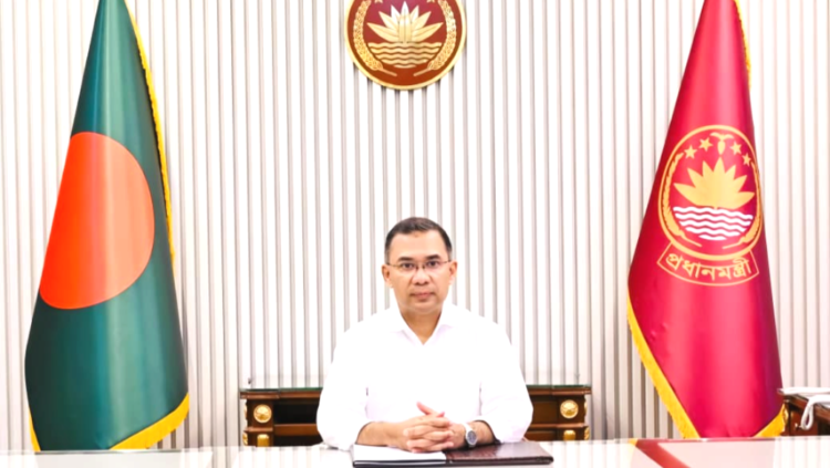 ৩৫ বছর পর পুরুষ প্রধানমন্ত্রী শপথ নিলেন তারেক রহমান