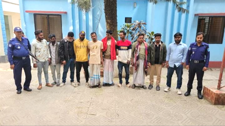 সাভারে ডাকাত দলের ৯ সদস্য গ্রেফতার, এলাকায় চাঞ্চল্য সৃষ্টি